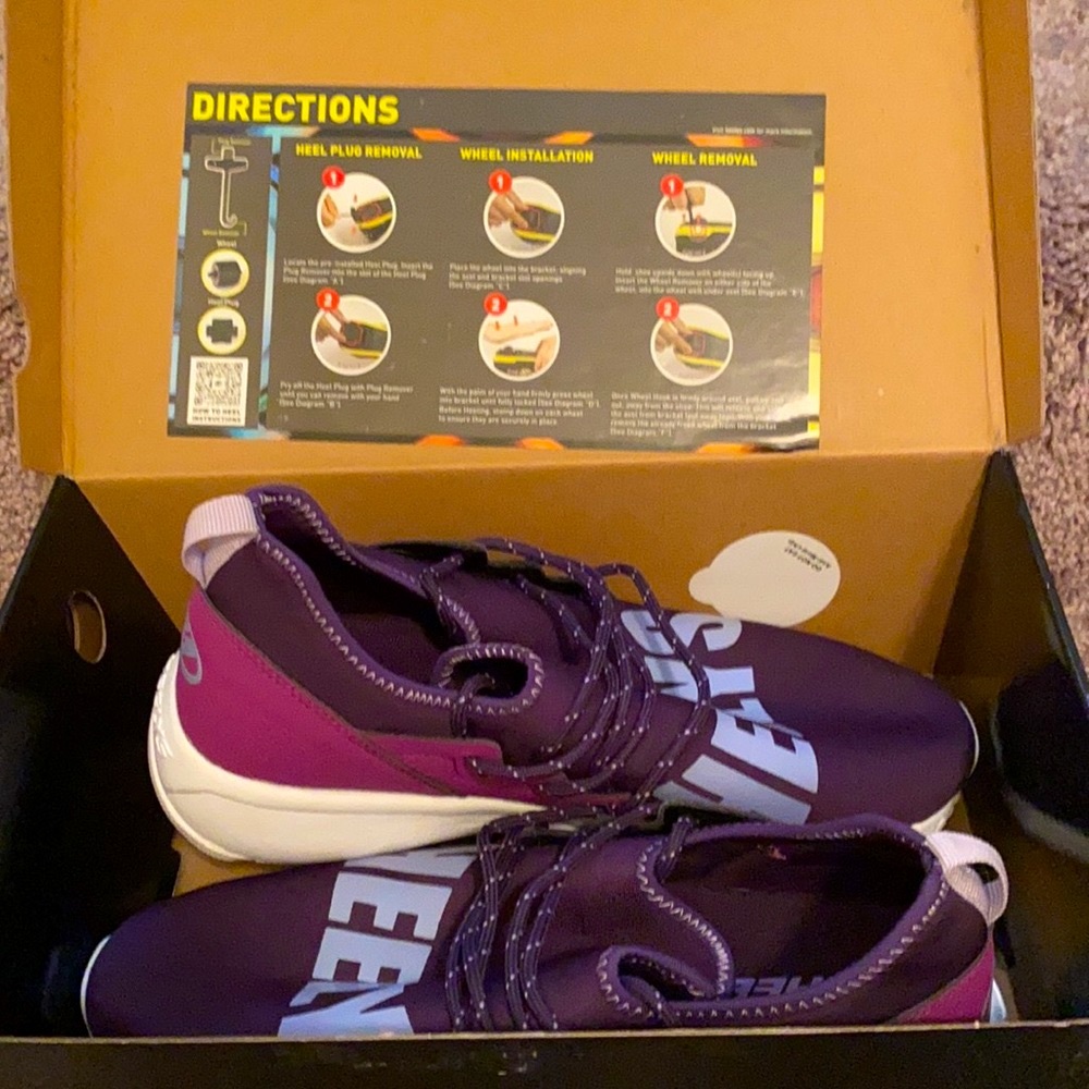 HEELYS